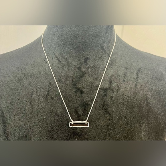 Kendra Scott necklace - Picture 3 of 3